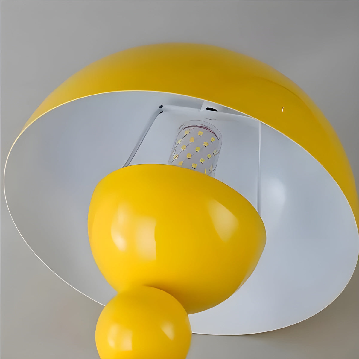 Lámpara de mesa de noche minimalista escandinava con forma de capullo floral y regulable