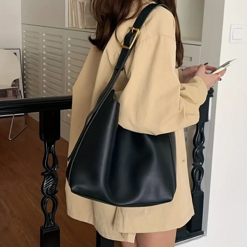 Bolso de hombro versátil de cuero sintético, espacioso, con correa ajustable para uso diario
