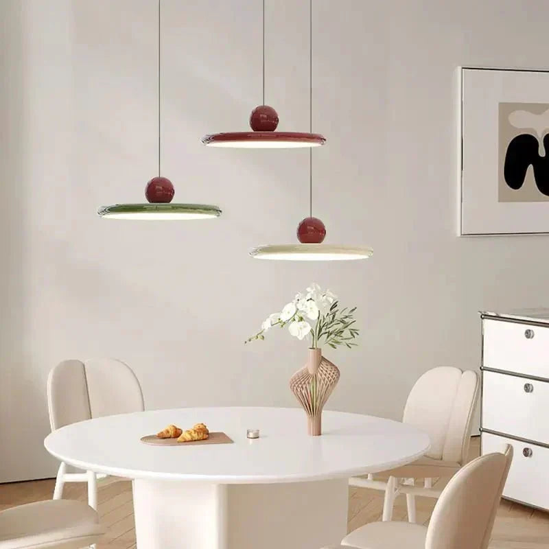 Lámpara colgante de metal y vidrio con forma de plato, estilo Bauhaus