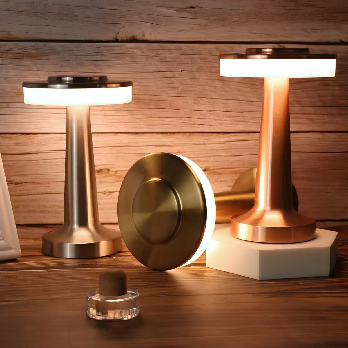 Lámpara de mesa de metal retro inalámbrica, recargable y regulable