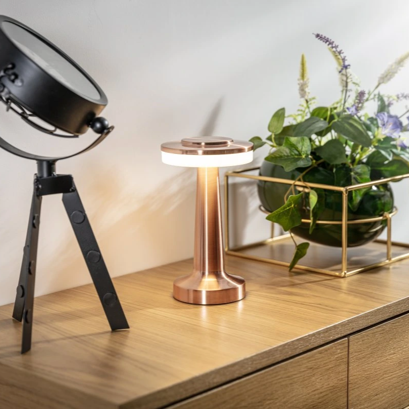 Lámpara de mesa de metal retro inalámbrica, recargable y regulable