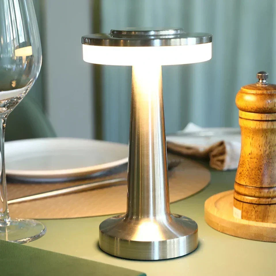 Lámpara de mesa de metal retro inalámbrica, recargable y regulable