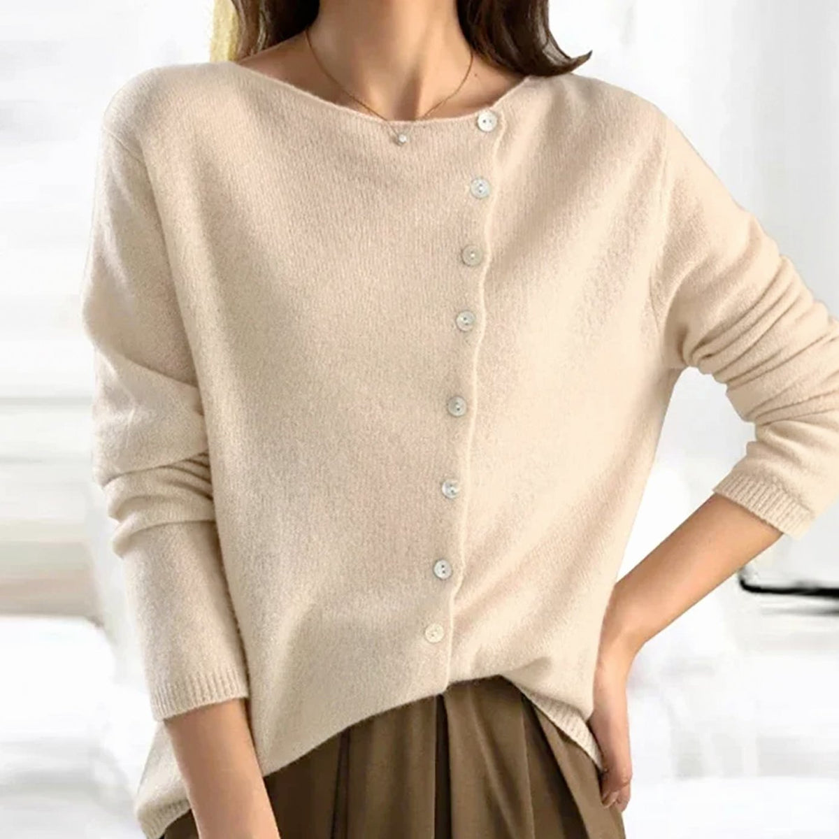 Cárdigan de punto suave para mujer con botones asimétricos