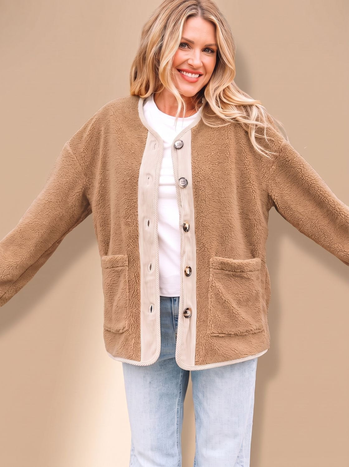Olivia | Chaqueta teddy holgada para mujer, con botones delanteros y bolsillos de parche