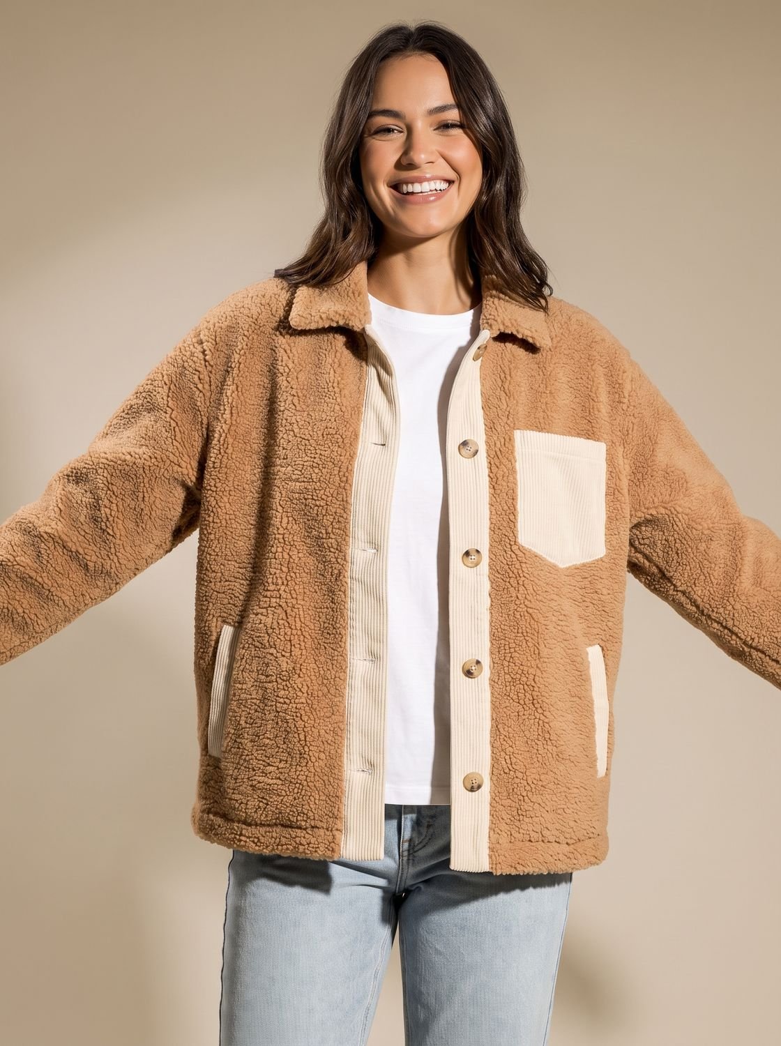 Olivia | Chaqueta teddy holgada para mujer, con botones delanteros y bolsillos de parche