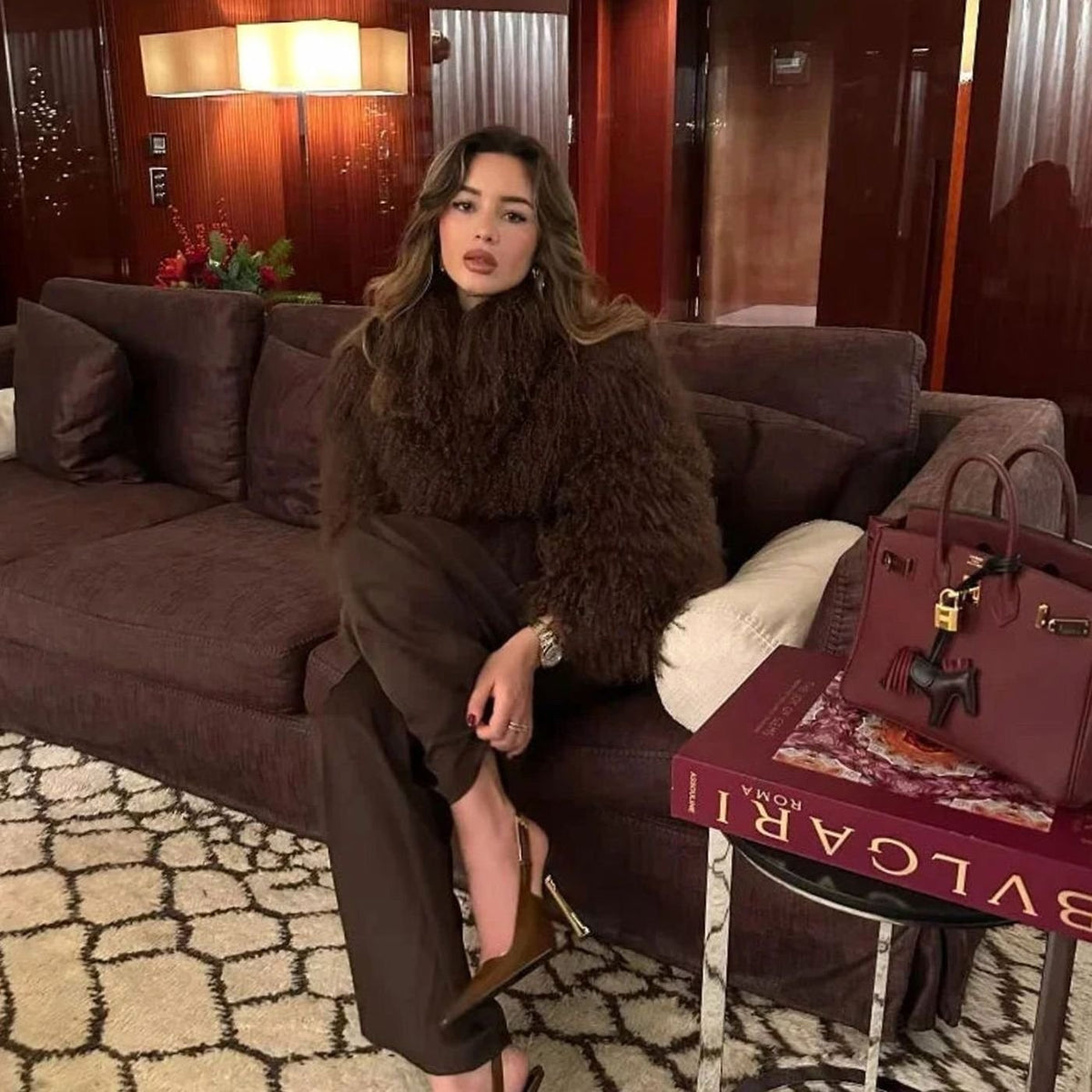 Chaqueta corta elegante de pelo sintético desgreñado para mujer