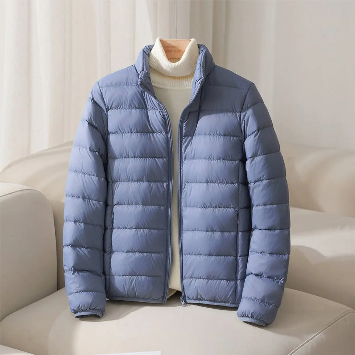 Chaqueta acolchada ligera tipo plumífero para mujer con cuello mao