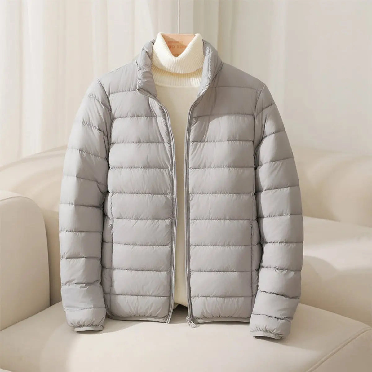 Chaqueta acolchada ligera tipo plumífero para mujer con cuello mao