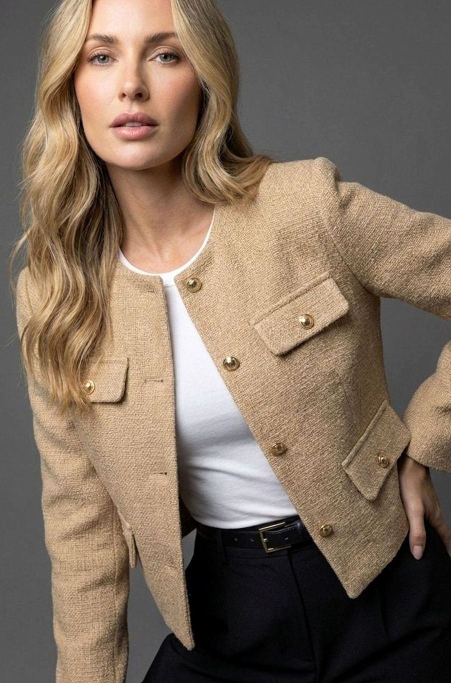 Blazer corto de tweed sin cuello para mujer con botones dorados y bolsillos con solapa