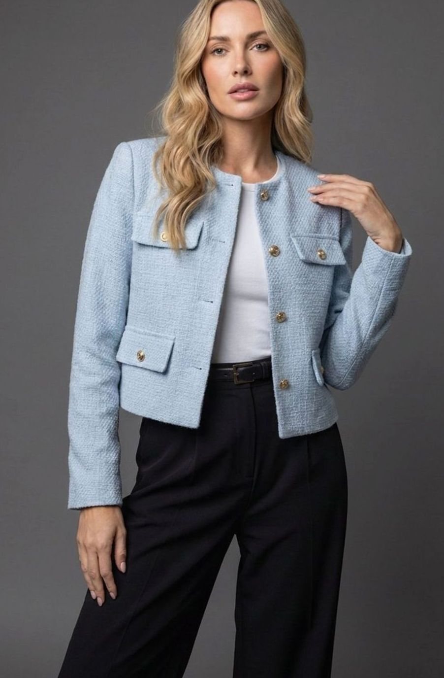 Blazer corto de tweed sin cuello para mujer con botones dorados y bolsillos con solapa