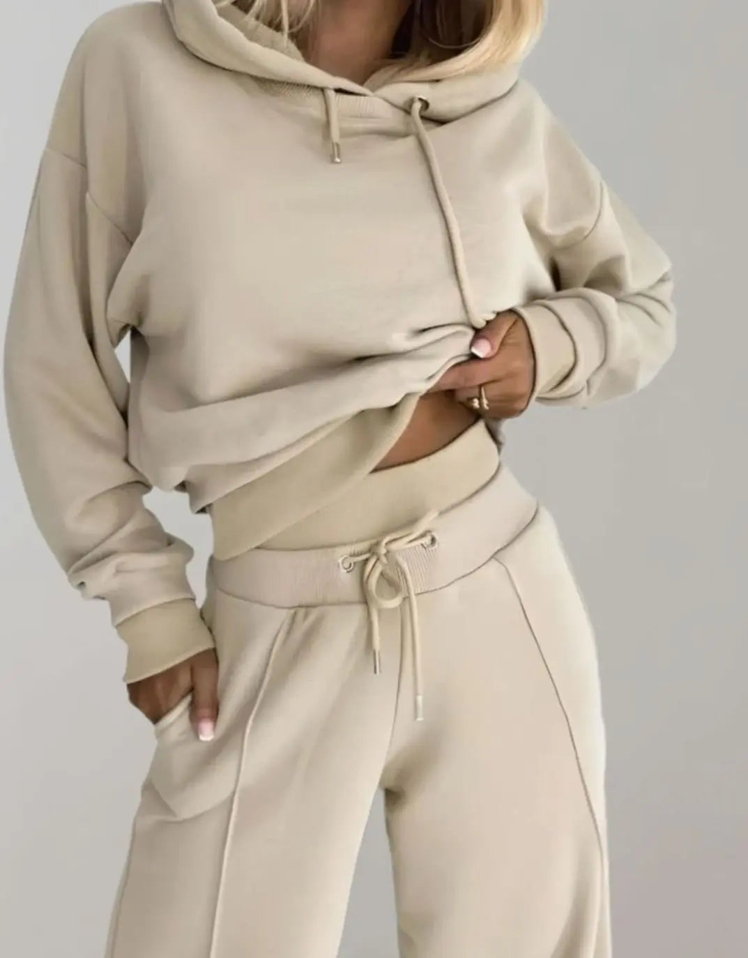 Conjunto deportivo corto para mujer con sudadera con capucha, pantalón de pierna ancha y cordón
