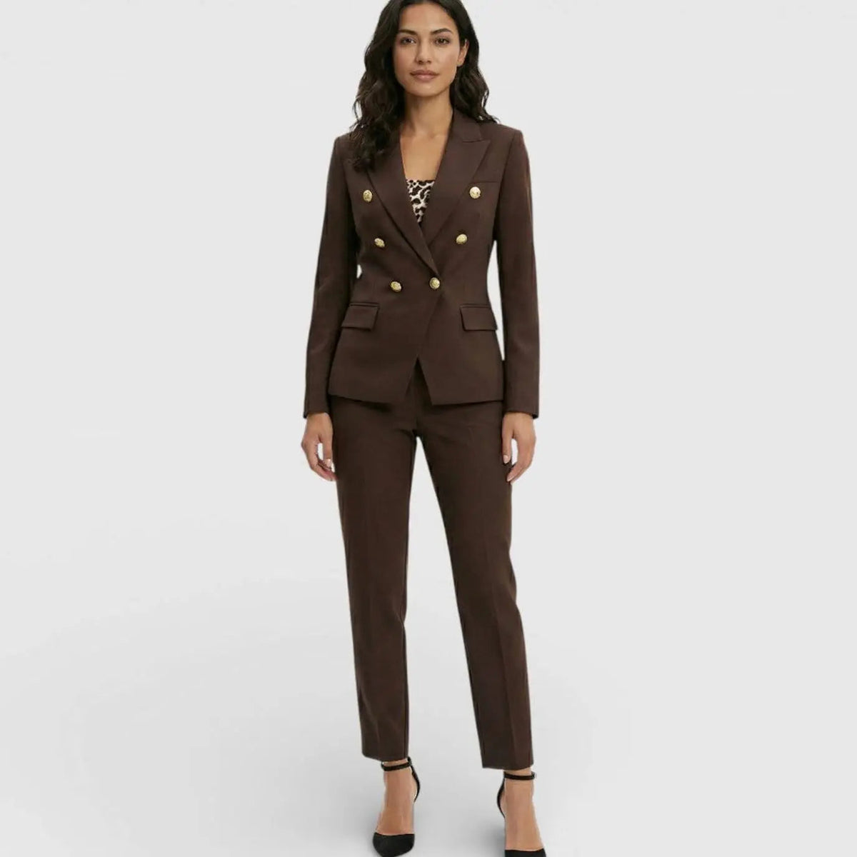 Conjunto de traje para mujer con blazer y pantalón entallados cruzados y botones dorados