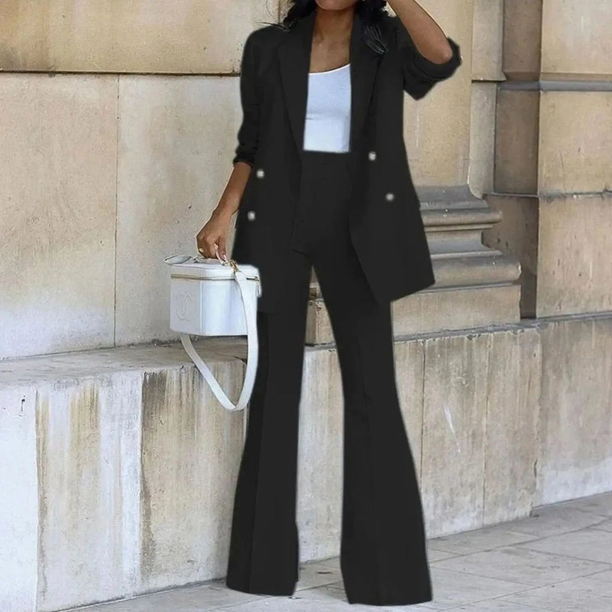 Conjunto de traje de mujer con blazer entallado de doble botonadura y pantalón acampanado