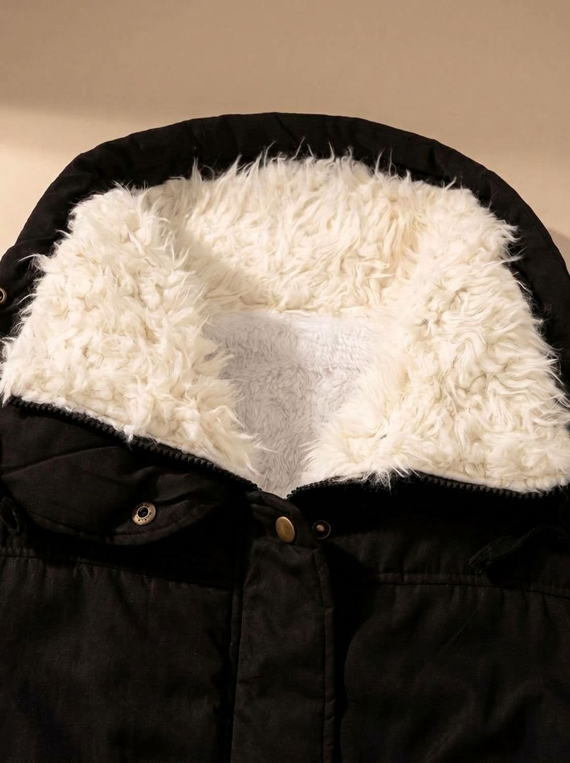 Parka de invierno de largo medio con cuello de piel sintética y cintura ajustable con cordón para mujer