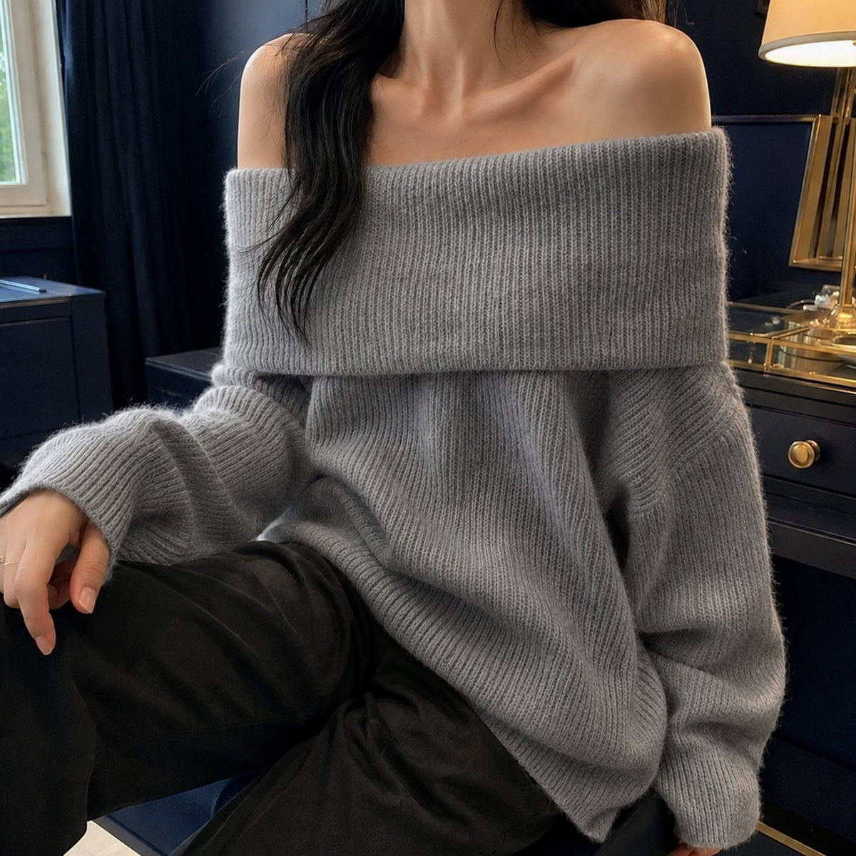 Jersey de punto oversize con hombros descubiertos y cuello vuelto para mujer