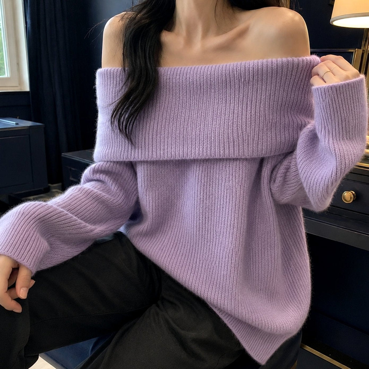 Jersey de punto oversize con hombros descubiertos y cuello vuelto para mujer