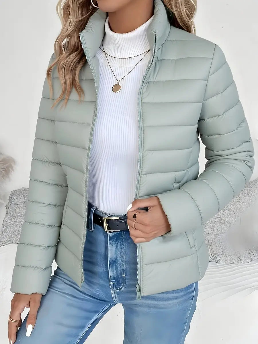 Abrigo ligero acolchado con cuello alto y cremallera para mujer