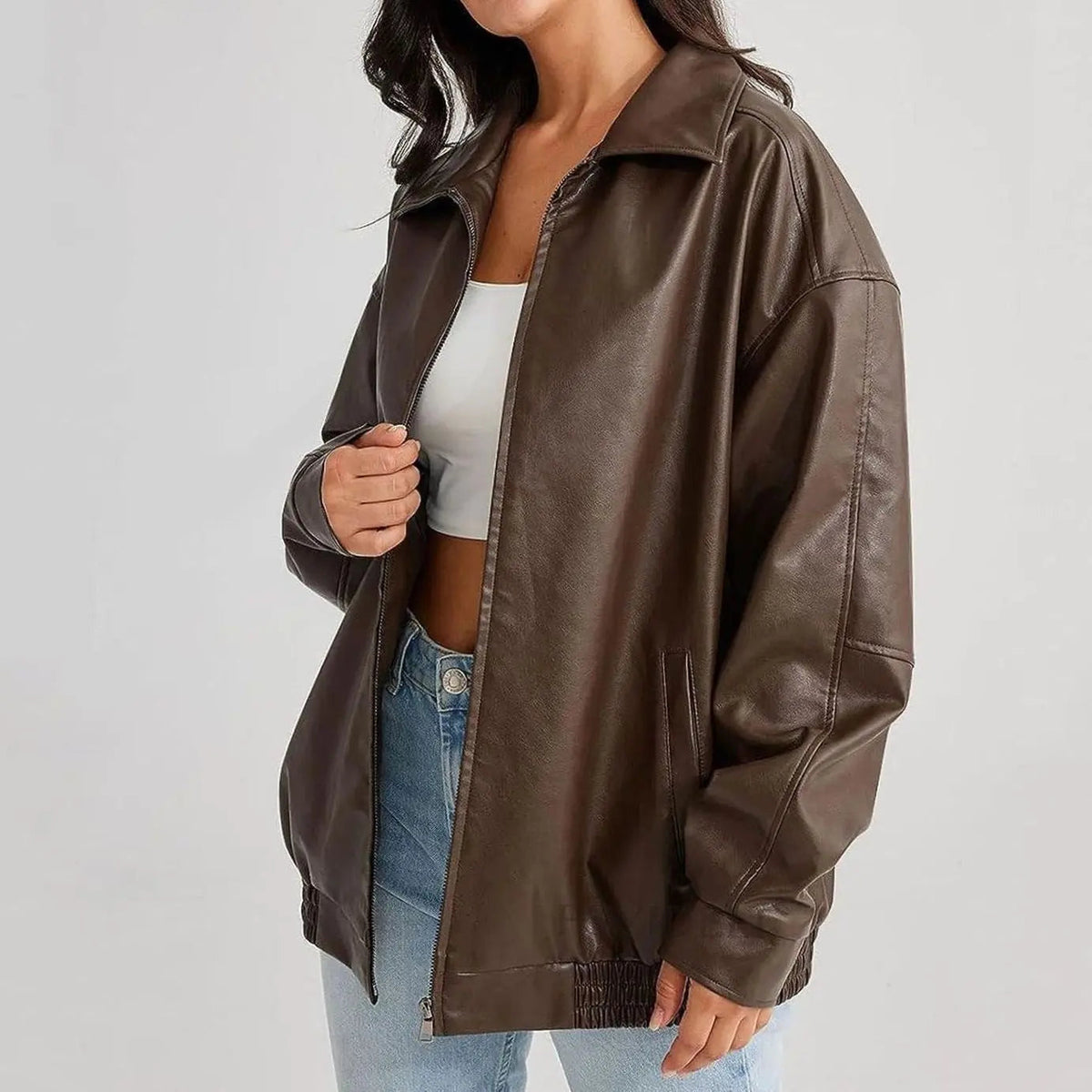 Chaqueta moderna extragrande de cuero sintético con cremallera para mujer