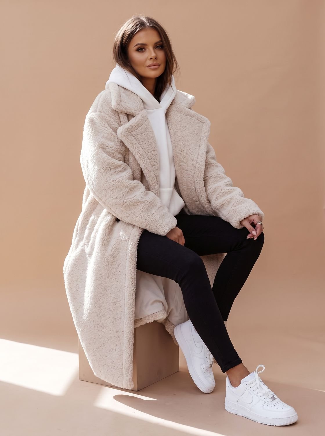 Emily | Abrigo largo de invierno de piel sintética de peluche extragrande para mujer