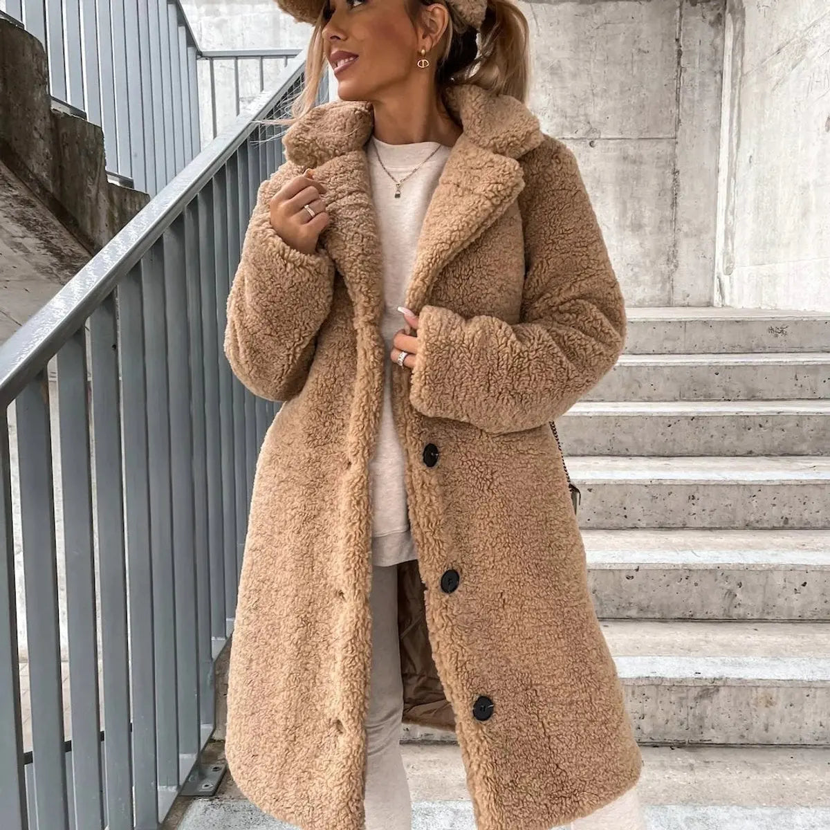 Abrigo acolchado largo extragrande de forro polar teddy para mujer