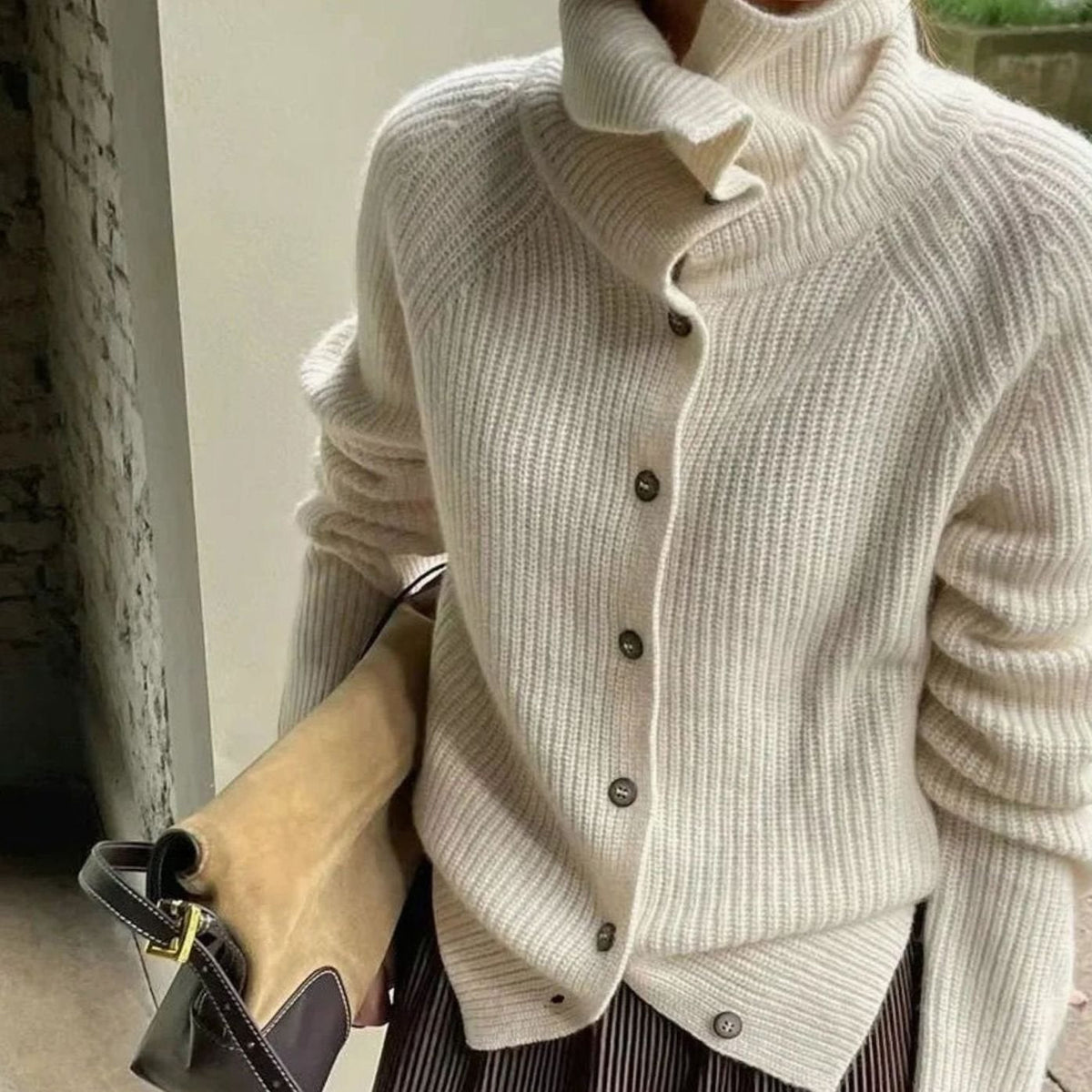Jersey de punto para mujer con cuello vuelto y botones delanteros