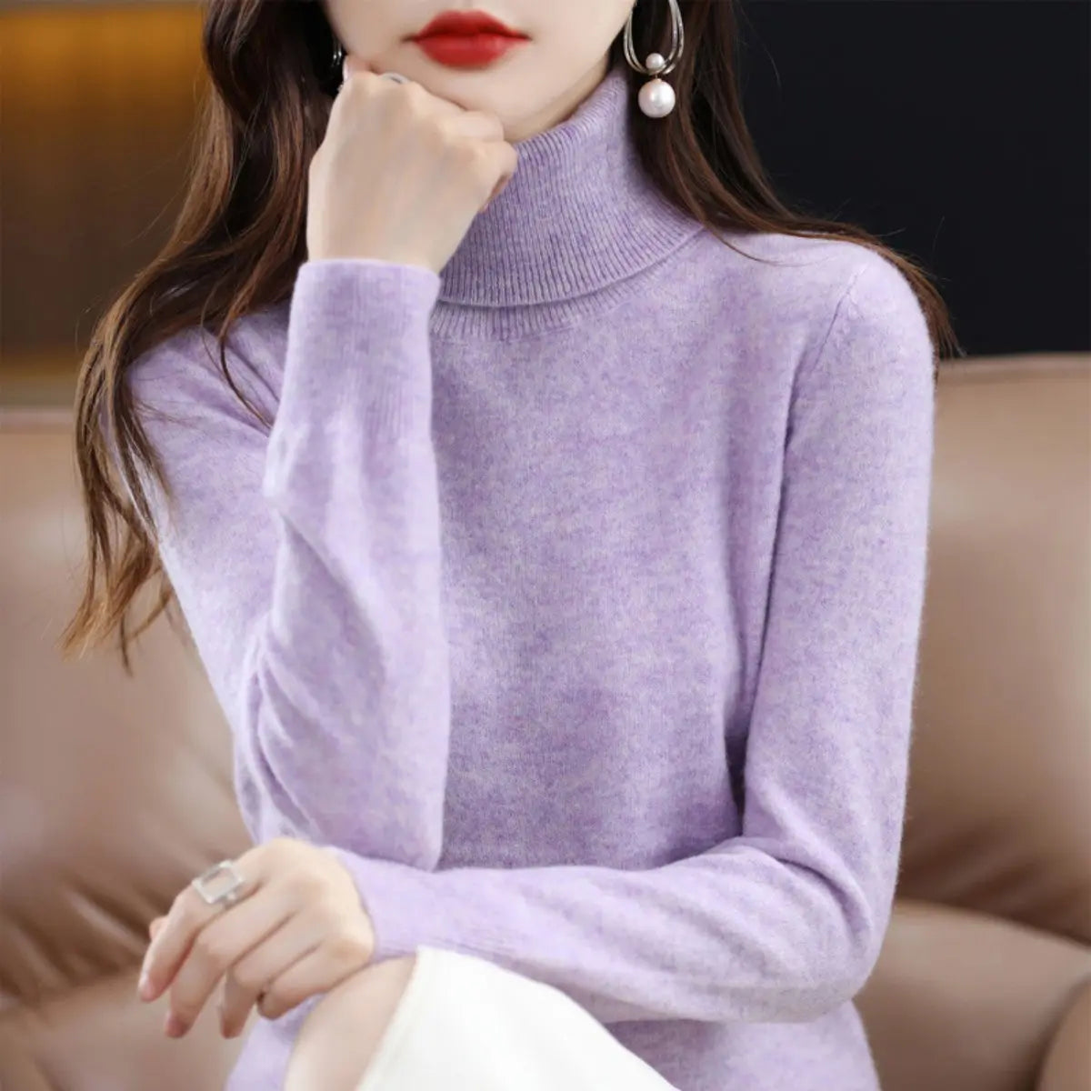Jersey de mezcla de cachemira de corte entallado y cuello alto para mujer