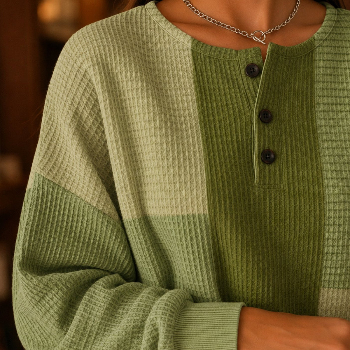 Jersey de punto gofrado para mujer, con bloques de color, cuello Henley y corte relajado