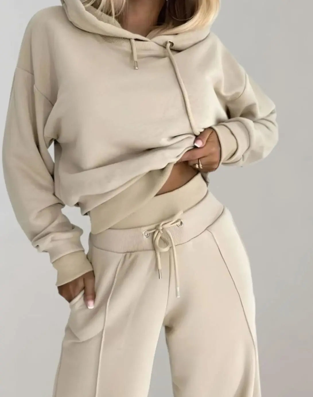 Conjunto deportivo para mujer, con pantalón de pernera ancha con cordón y sudadera corta con capucha