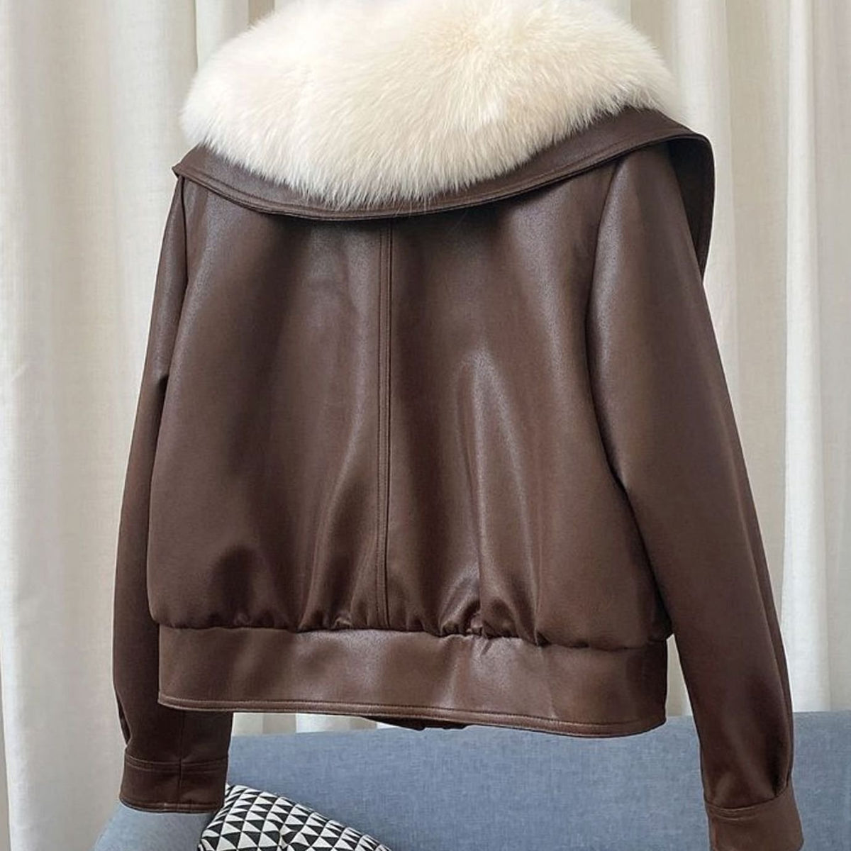 Chaqueta corta de invierno para mujer, de piel sintética, con cuello de pelo mullido