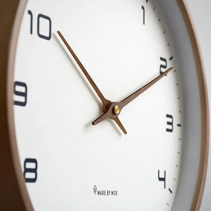 Reloj de pared cuadrado nórdico de madera maciza y silencioso