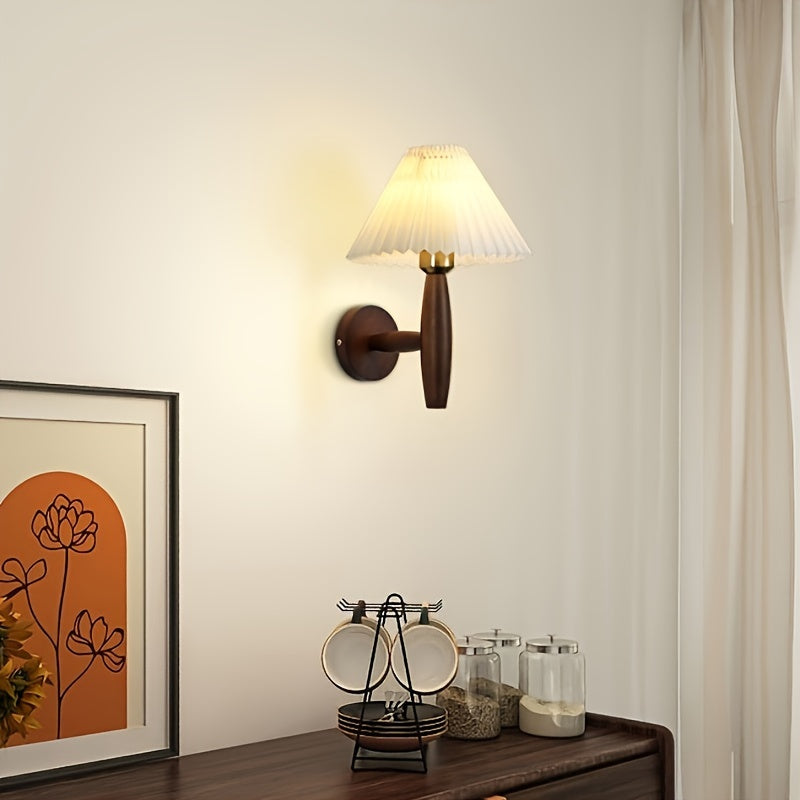 Aplique de pared nórdico de madera con pantalla plisada para mesita de noche