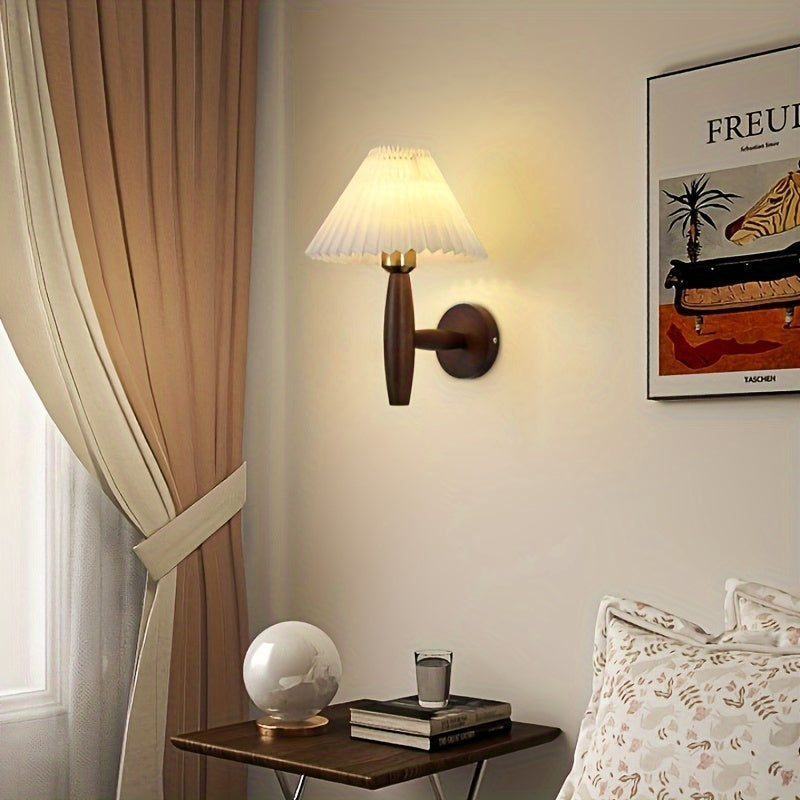 Aplique de pared nórdico de madera con pantalla plisada para mesita de noche