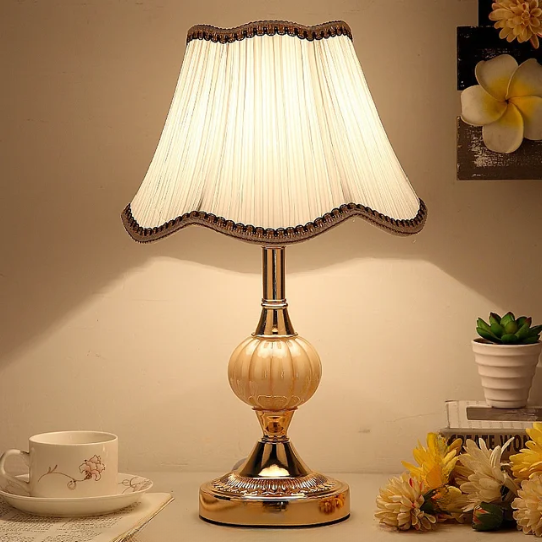 Lámpara de mesa escandinava de noche vintage con pantalla de tela floral