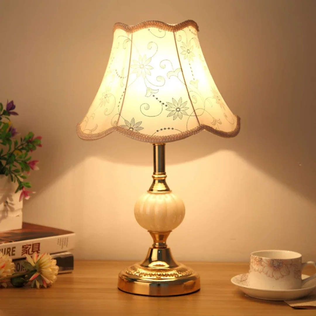 Lámpara de mesa escandinava de noche vintage con pantalla de tela floral