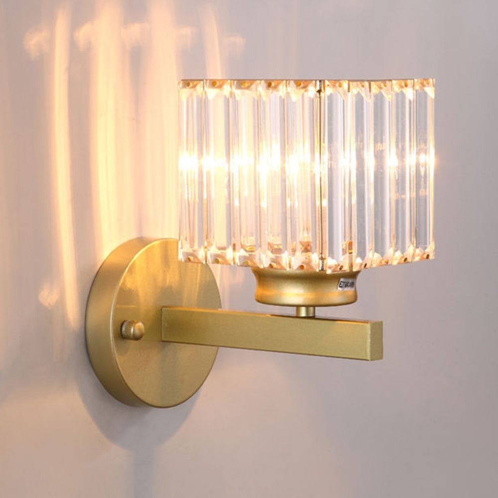 Lámpara de pared moderna de hierro con panel de cristal facetado