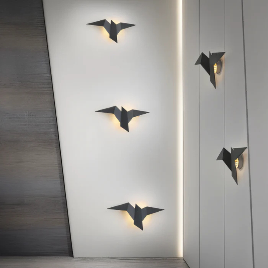Aplique de pared moderno escultórico de metal inspirado en el origami