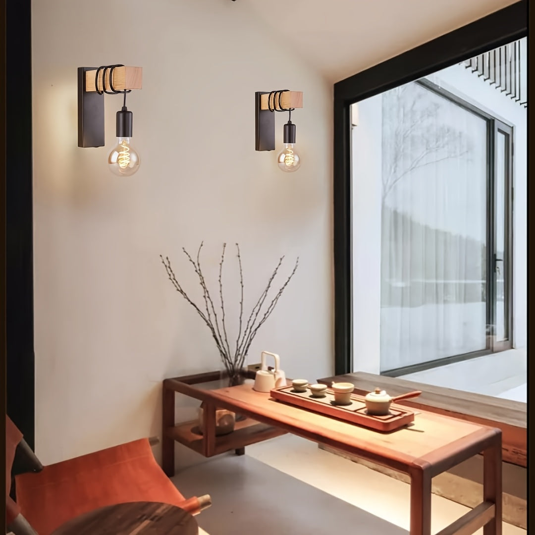 Aplique de pared industrial de madera y metal con bombilla expuesta