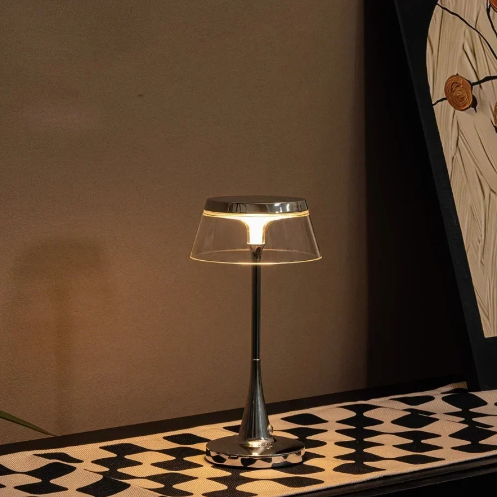 Lámpara de mesa con pantalla de acrílico translúcido, inalámbrica, recargable, regulable y con base metálica