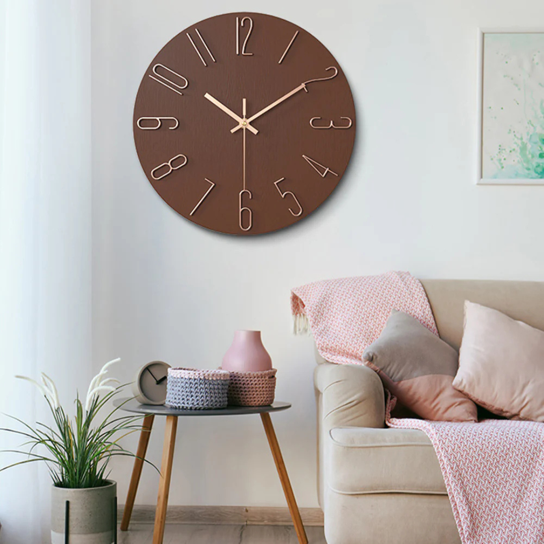 Reloj de pared minimalista escandinavo de cuarzo silencioso con detalles dorados