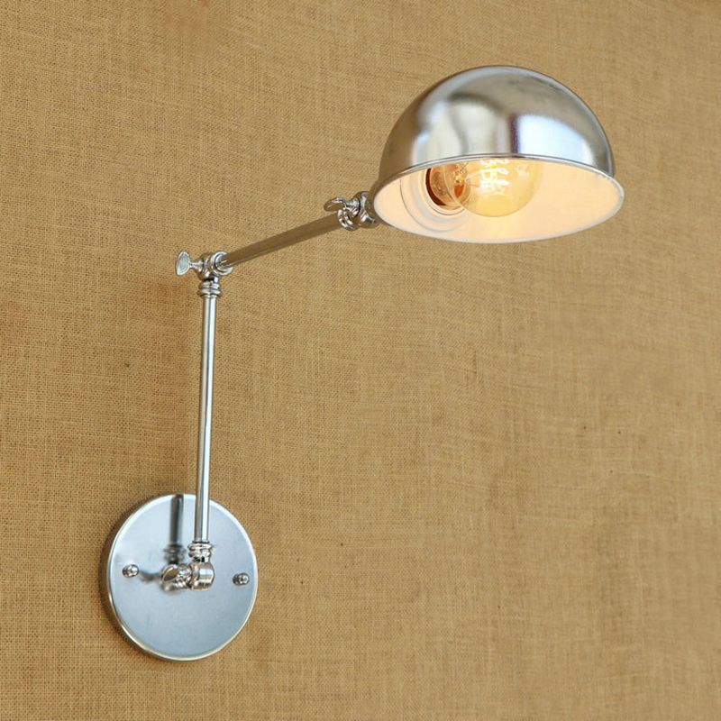 Lámpara de pared de metal pulido con brazo giratorio ajustable para tareas