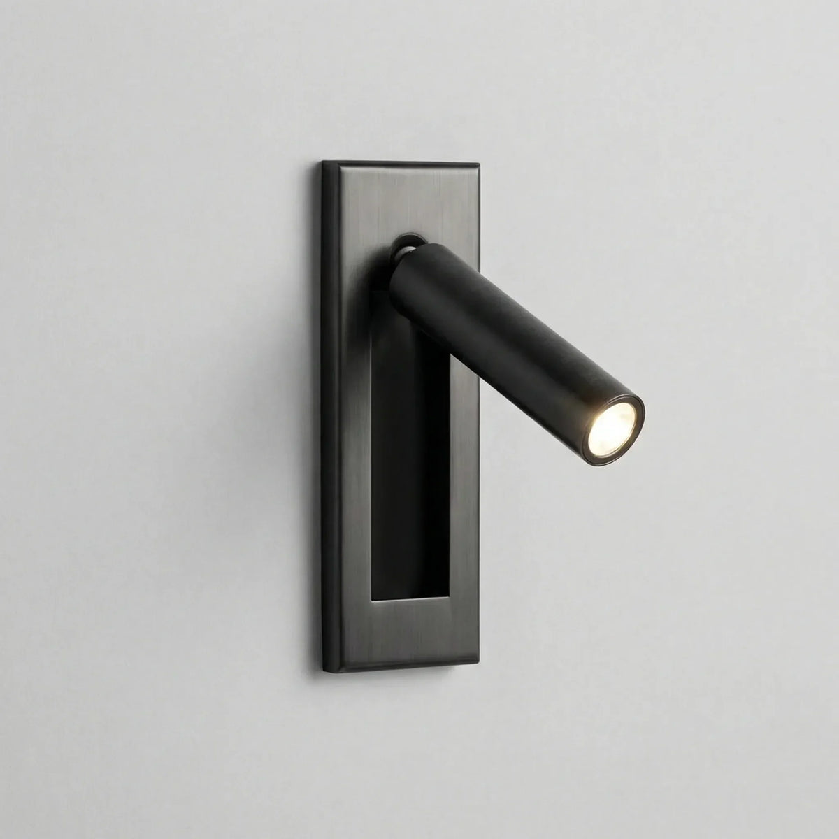Lámpara de lectura de pared plegable y delgada con brazo pivotante ajustable