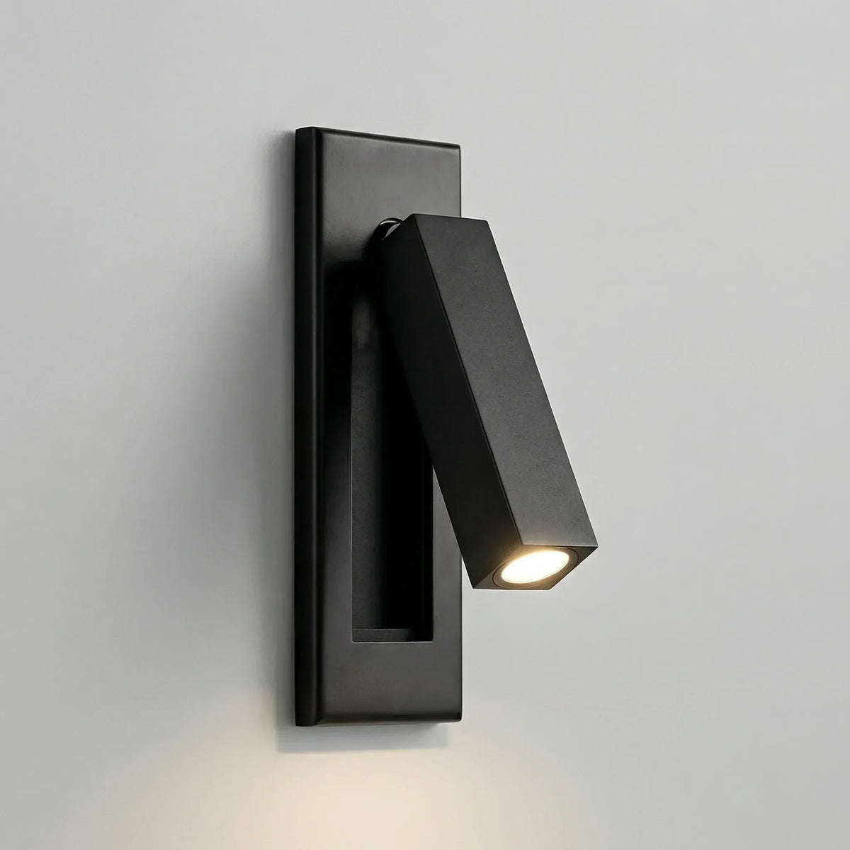 Lámpara de lectura de pared plegable y delgada con brazo pivotante ajustable