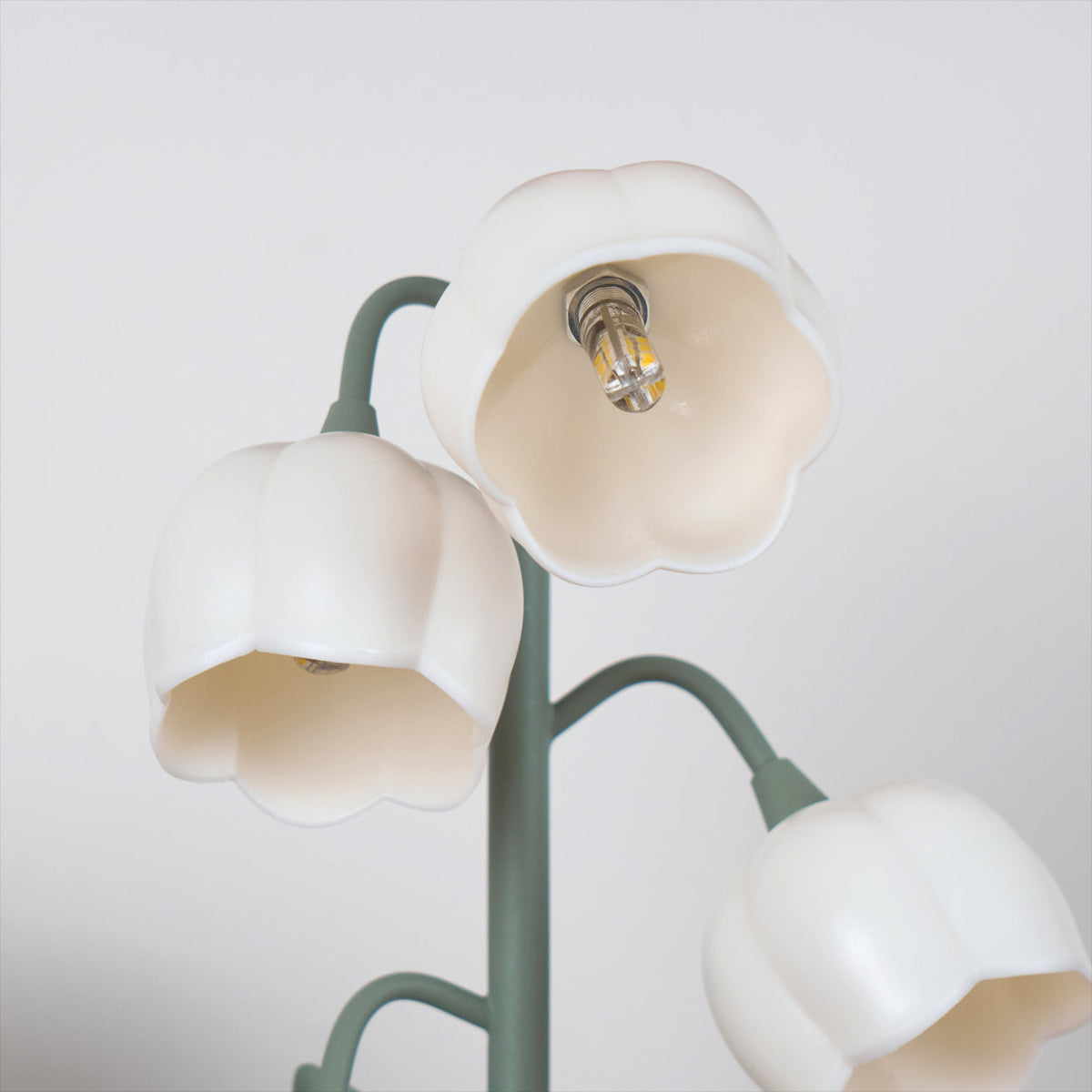 Lámpara de mesa floral con forma de tulipán y flor de orquídea