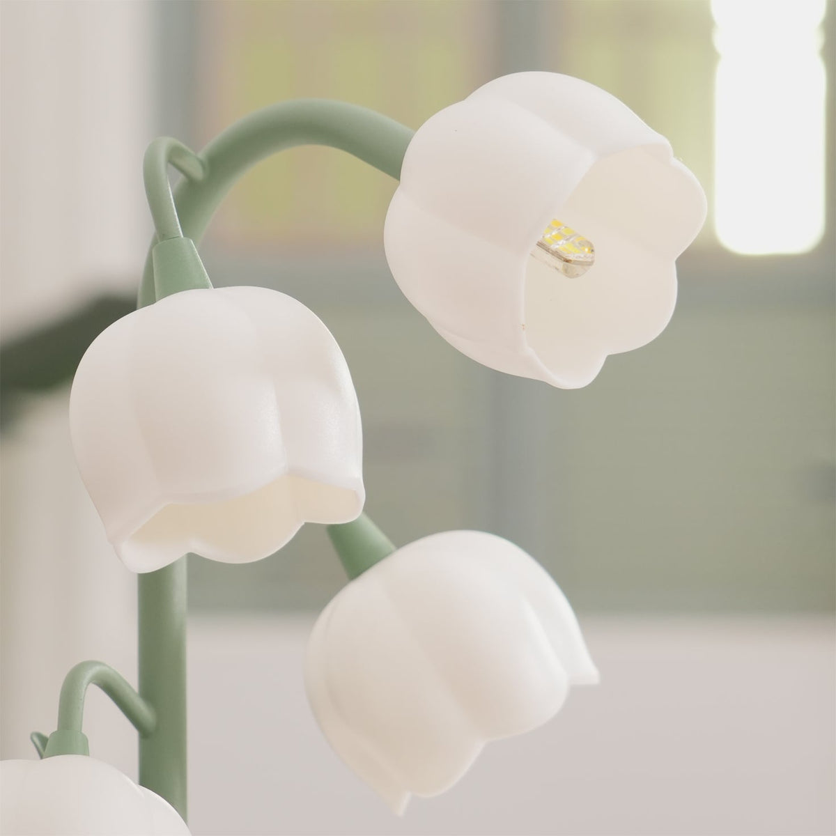 Lámpara de mesa floral con forma de tulipán y flor de orquídea