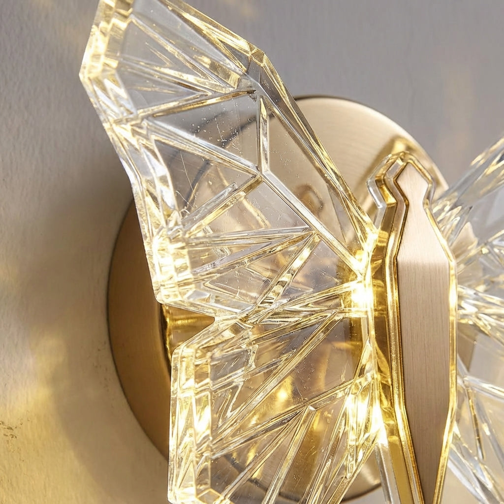 Lámpara de pared escultórica de acrílico con silueta de mariposa y luz ascendente y descendente