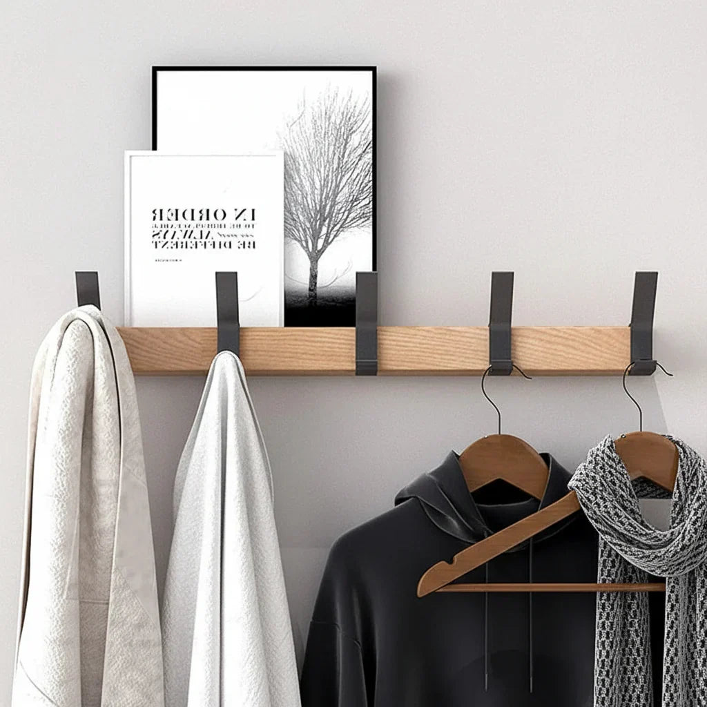 Perchero de pared escandinavo de madera con ganchos ajustables