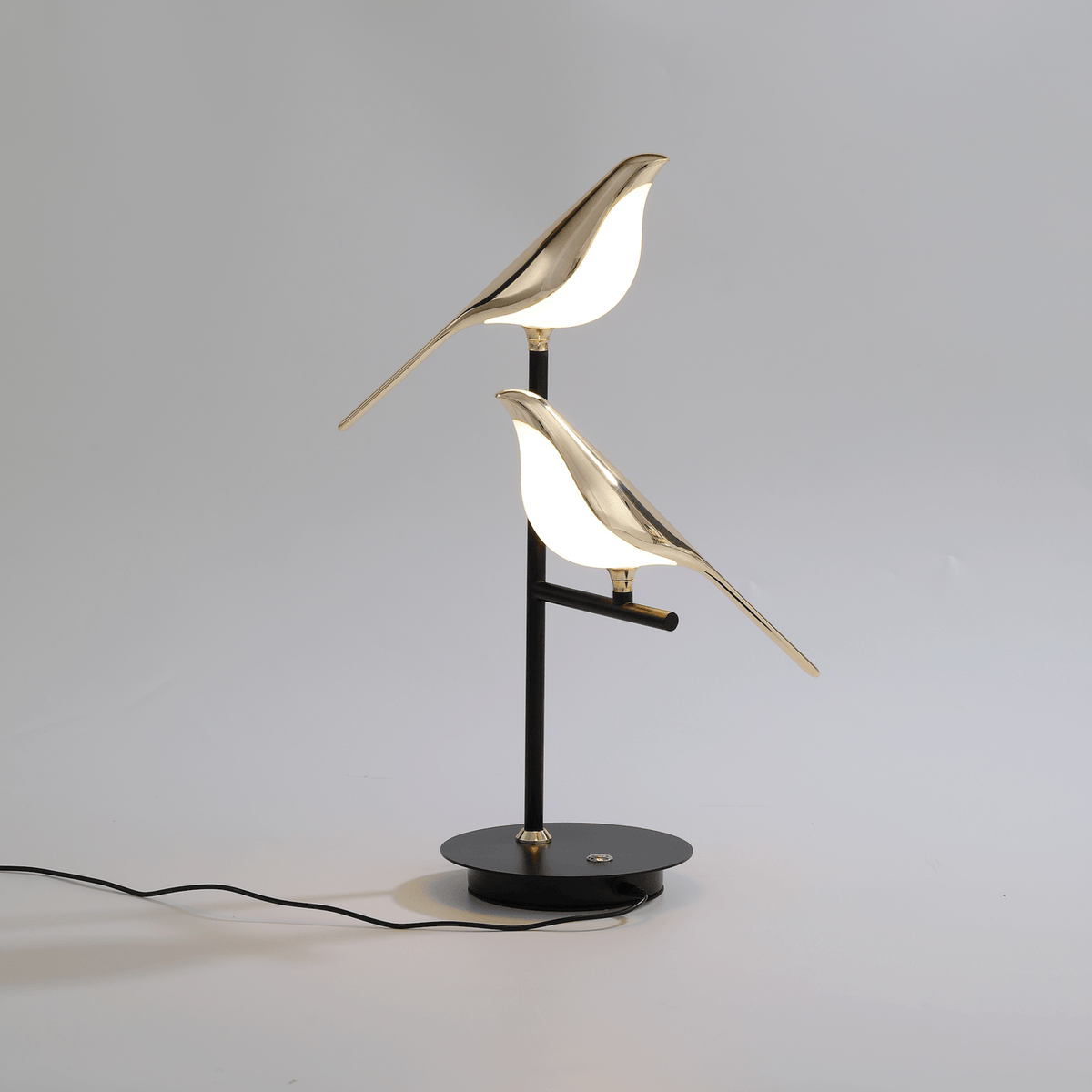 Aplique de pared moderno nórdico de metal con escultura de pájaro posado
