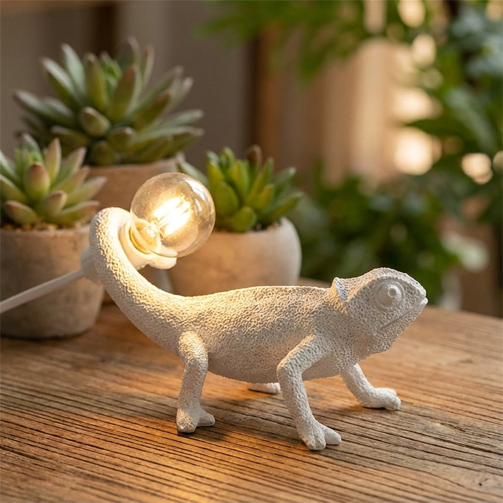 Lámpara de mesa escultórica compacta con silueta de reptil texturizada y forma de animal