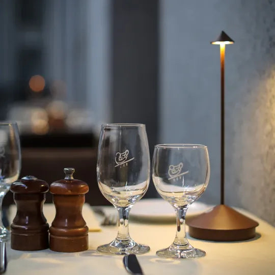Lámpara de mesa impermeable, inalámbrica, recargable y regulable para interiores y exteriores