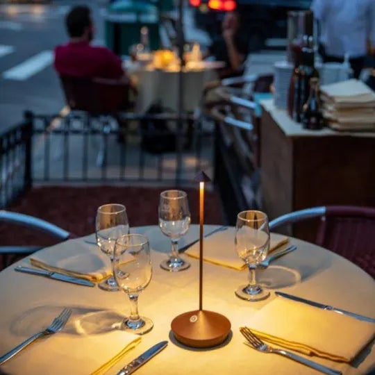 Lámpara de mesa impermeable, inalámbrica, recargable y regulable para interiores y exteriores
